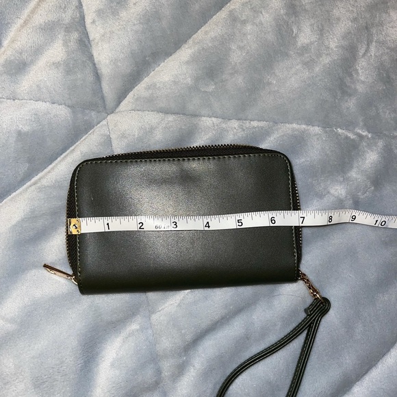 Olive Green Wristlit - Picture 7 of 7